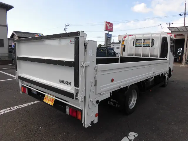 いすゞ エルフ TRG-NPR85AR(2WD)の写真2