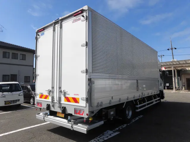 いすゞ フォワード 2RG-FRR90T4(2WD)の写真2