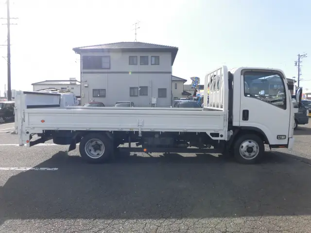 いすゞ エルフ TRG-NPR85AR(2WD)の写真5