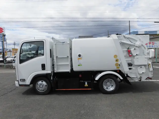 いすゞ エルフ TPG-NMR85AN(2WD)の写真6