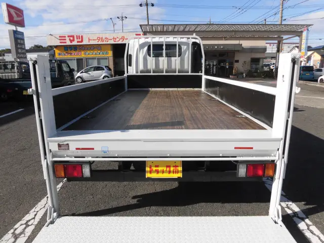 いすゞ エルフ TRG-NPR85AR(2WD)の写真9