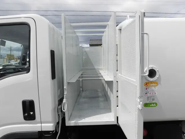 いすゞ エルフ TPG-NMR85AN(2WD)の写真11