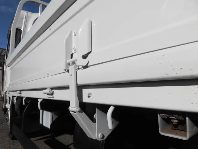 いすゞ エルフ TRG-NPR85AR(2WD)の写真14