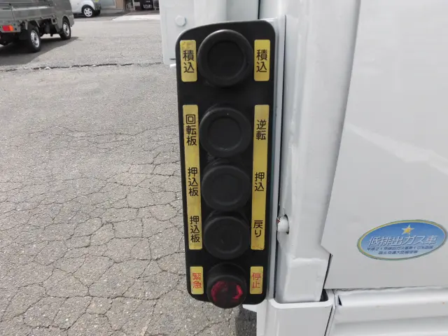 いすゞ エルフ TPG-NMR85AN(2WD)の写真16