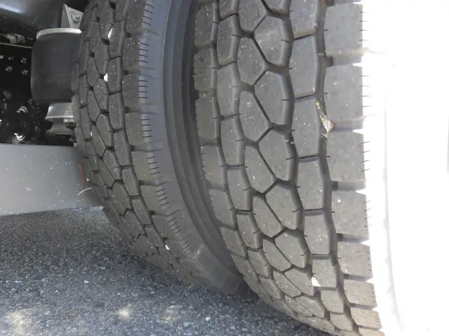 いすゞ フォワード 2RG-FRR90T4(2WD)の写真22