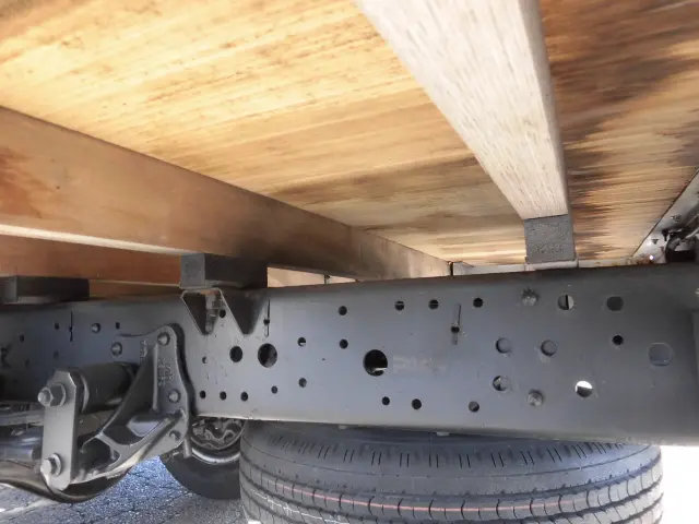 いすゞ エルフ TRG-NPR85AR(2WD)の写真23