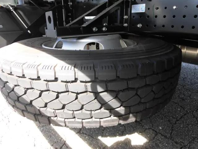 いすゞ フォワード 2RG-FRR90T4(2WD)の写真23