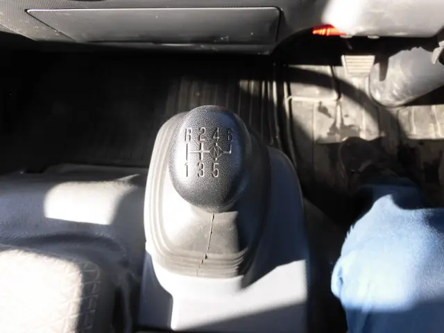 いすゞ エルフ TRG-NPR85AR(2WD)の写真29