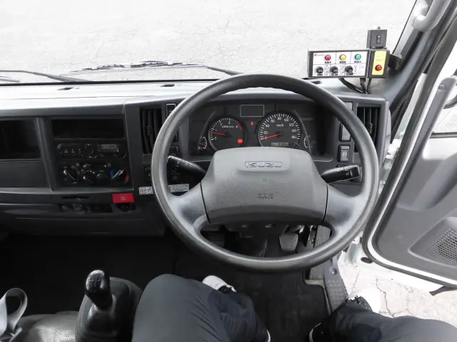 いすゞ エルフ TPG-NMR85AN(2WD)の写真33