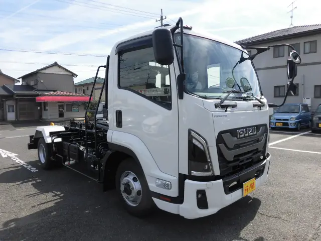 いすゞ フォワード 2RG-FRR90S4(2WD)の写真3