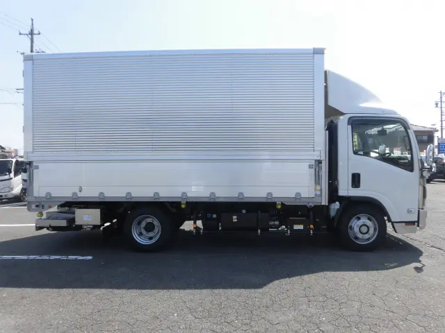 いすゞ エルフ 2TG-NPR88AM(2WD)の写真5