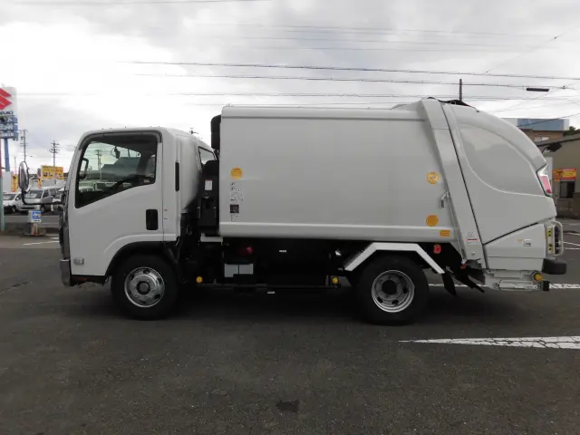 いすゞ エルフ 2PG-NPR88Y(2WD)の写真6