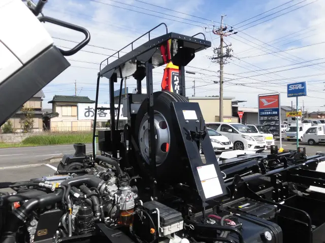 いすゞ フォワード 2RG-FRR90S4(2WD)の写真8