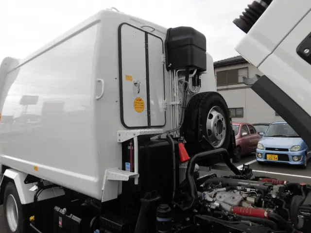 いすゞ エルフ 2PG-NPR88Y(2WD)の写真9