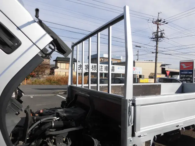 いすゞ エルフ TKG-NPR85AR(2WD)の写真9