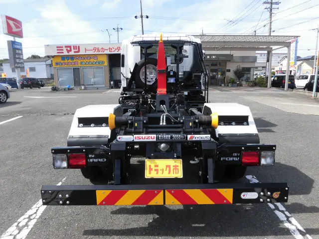 いすゞ フォワード 2RG-FRR90S4(2WD)の写真9