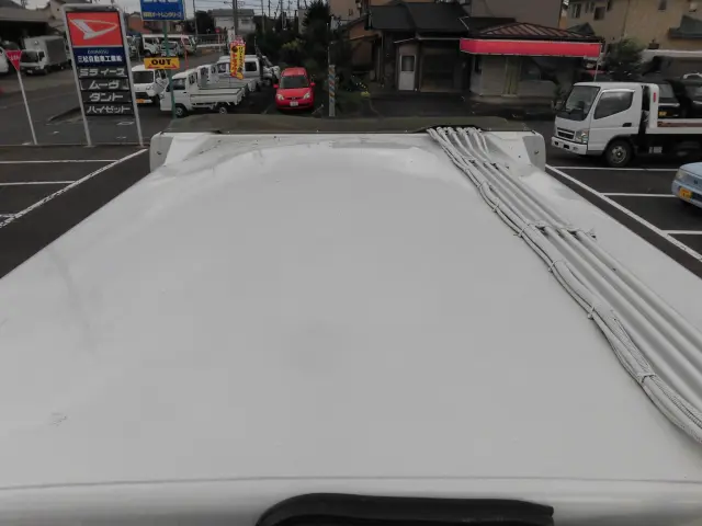 いすゞ エルフ 2PG-NPR88Y(2WD)の写真10