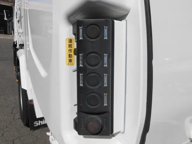 いすゞ エルフ TPG=NMR85N(2WD)の写真12