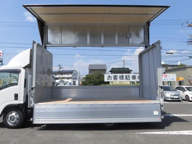 いすゞ エルフ 2TG-NPR88AM(2WD)の写真12