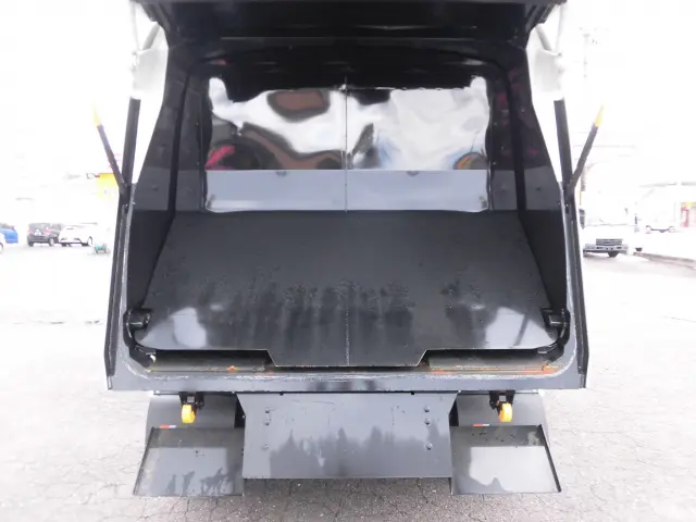 いすゞ エルフ 2PG-NPR88Y(2WD)の写真17