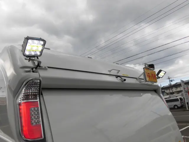 いすゞ エルフ 2PG-NPR88Y(2WD)の写真22