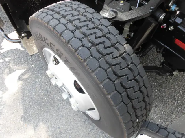 いすゞ エルフ 2TG-NPR88AM(2WD)の写真22
