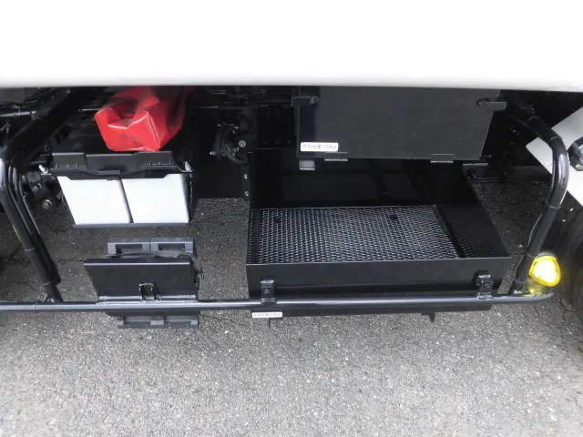 いすゞ エルフ 2PG-NPR88Y(2WD)の写真23