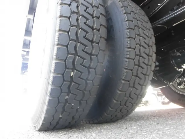 いすゞ エルフ 2TG-NPR88AM(2WD)の写真23