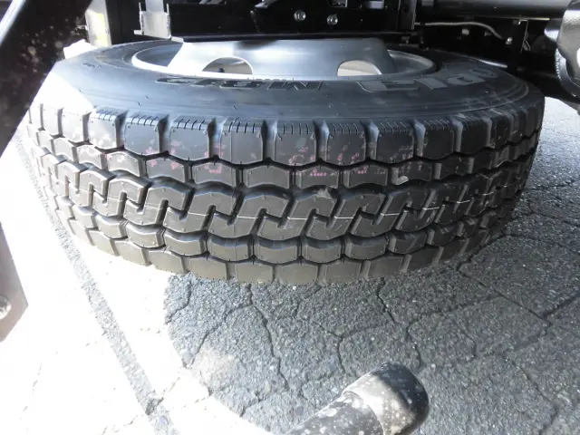 いすゞ エルフ 2TG-NPR88AM(2WD)の写真24
