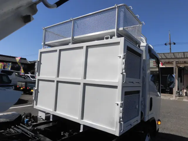 いすゞ エルフ TPG=NMR85N(2WD)の写真25