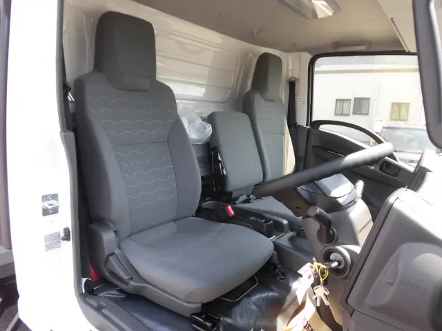 いすゞ エルフ 2TG-NPR88AM(2WD)の写真25