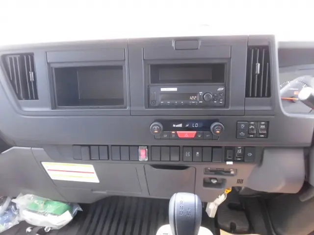 いすゞ エルフ 2TG-NPR88AM(2WD)の写真28