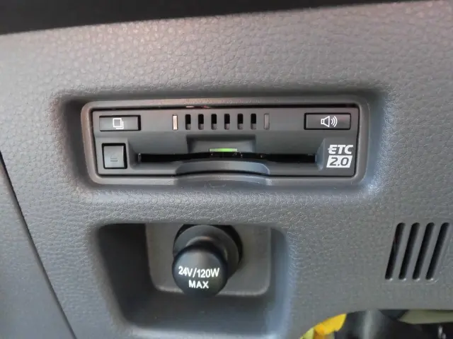 いすゞ エルフ 2TG-NPR88AM(2WD)の写真31