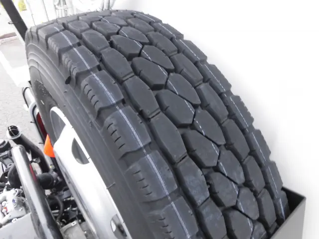 いすゞ エルフ 2PG-NPR88Y(2WD)の写真32