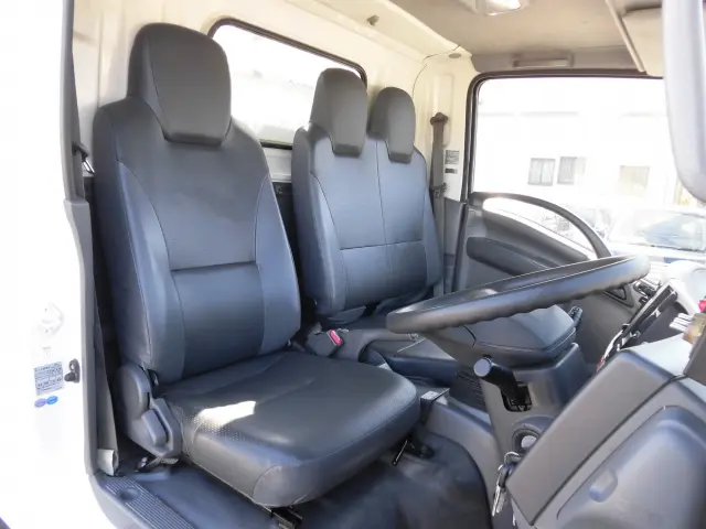 いすゞ エルフ TPG=NMR85N(2WD)の写真34