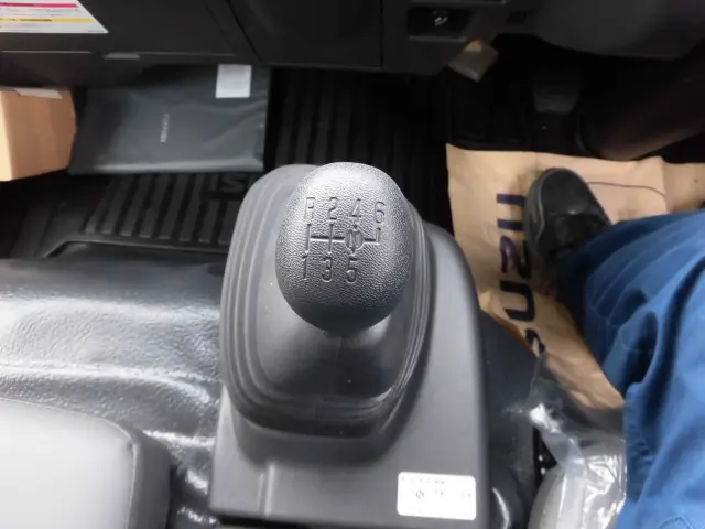 いすゞ エルフ 2PG-NPR88Y(2WD)の写真35