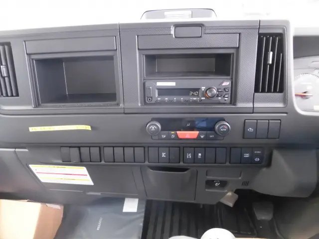 いすゞ エルフ 2PG-NPR88Y(2WD)の写真36