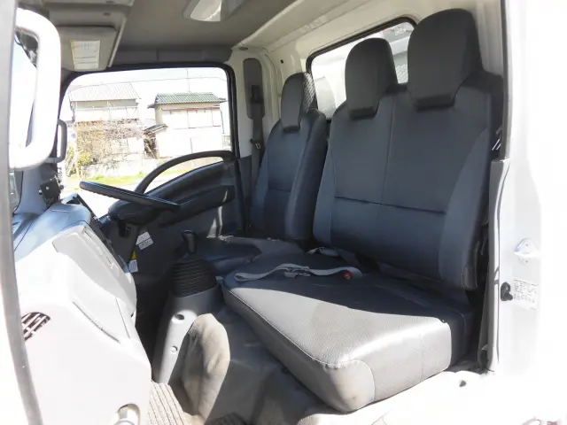 いすゞ エルフ TPG=NMR85N(2WD)の写真41