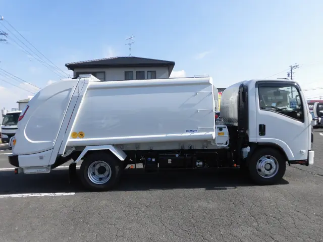 いすゞ エルフ 2PG-NPR88YM(2WD)の写真5