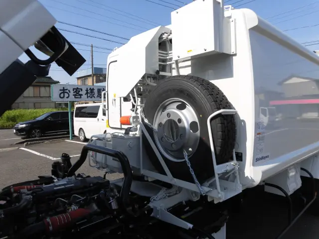 いすゞ エルフ 2PG-NPR88YM(2WD)の写真8