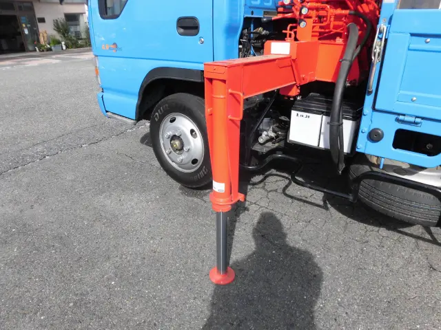 いすゞ エルフ KR-NKR81EA(2WD)の写真12