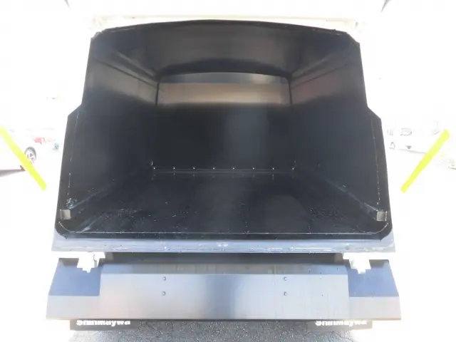 いすゞ エルフ 2PG-NPR88YM(2WD)の写真14