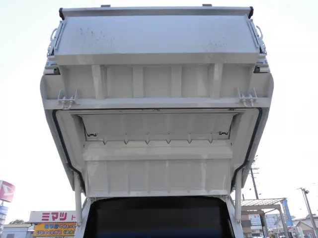 いすゞ エルフ 2PG-NPR88YM(2WD)の写真17