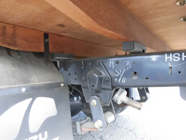 いすゞ エルフ KR-NKR81EA(2WD)の写真23