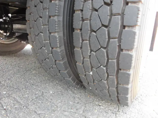 いすゞ エルフ 2PG-NPR88YM(2WD)の写真26