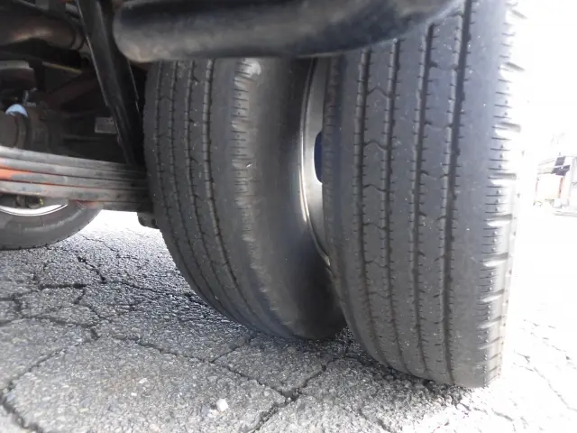 いすゞ エルフ KR-NKR81EA(2WD)の写真27