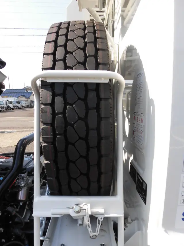 いすゞ エルフ 2PG-NPR88YM(2WD)の写真27