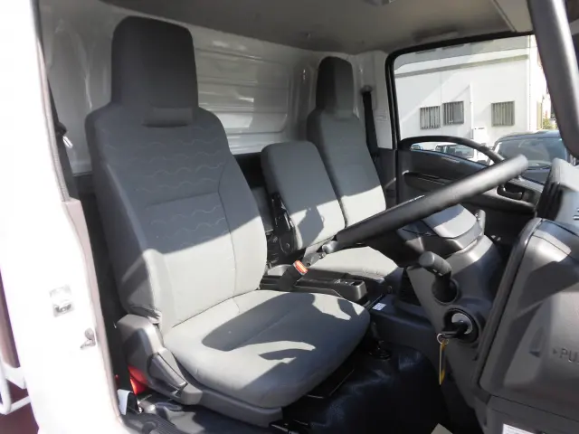 いすゞ エルフ 2PG-NPR88YM(2WD)の写真28