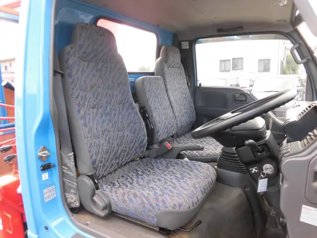 いすゞ エルフ KR-NKR81EA(2WD)の写真29