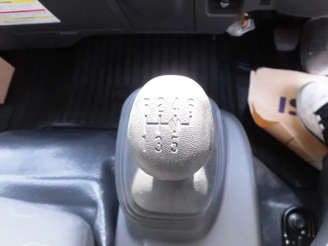いすゞ エルフ 2PG-NPR88YM(2WD)の写真30